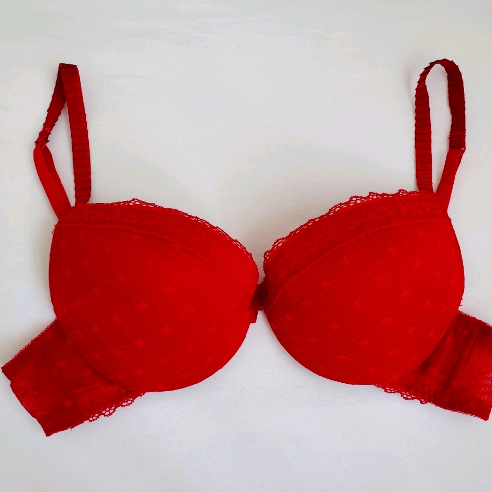 Red Bra 36C Jacob
